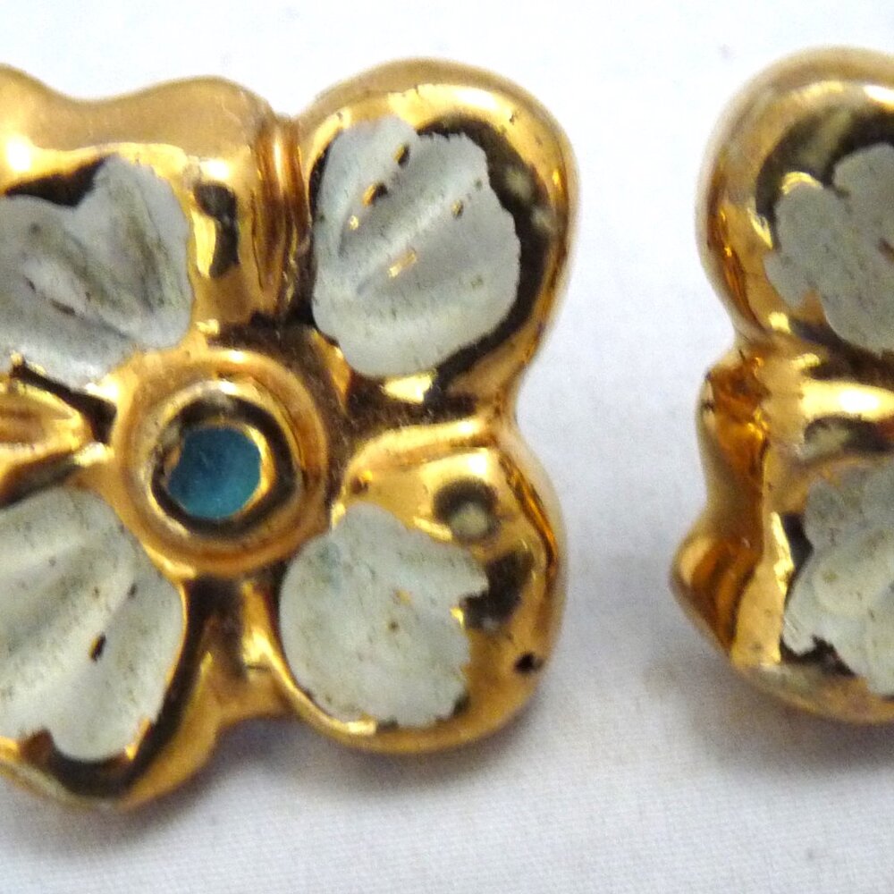 Vintage ceramic floral dogwood earrings screw hand painted gold white turquoise
